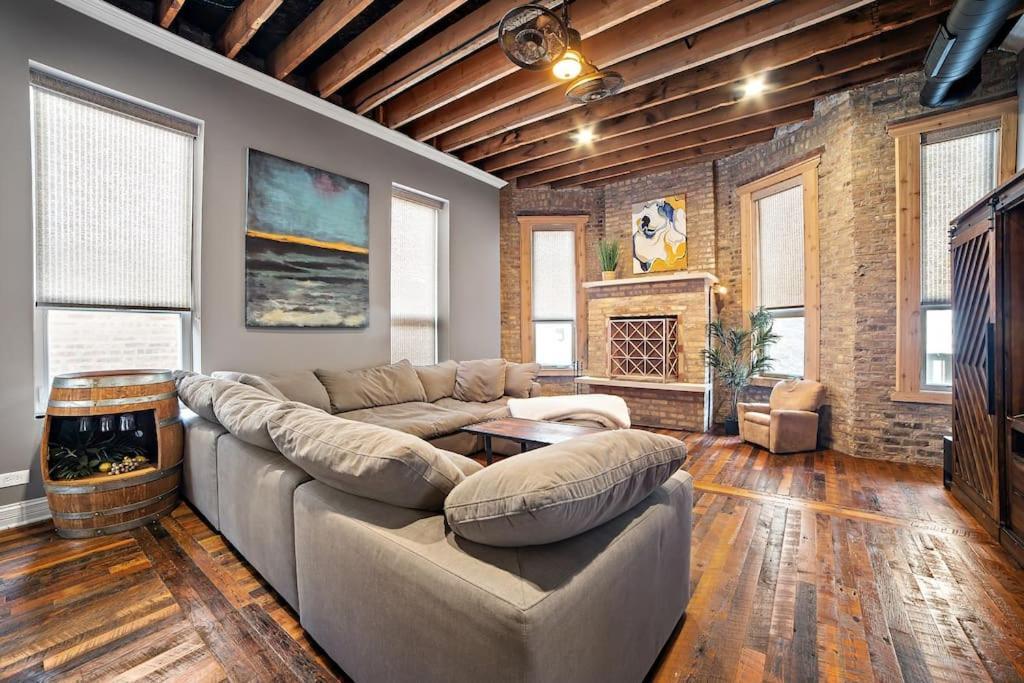 Chicago Mid-Century Gem Steps From United Center Villa Екстериор снимка