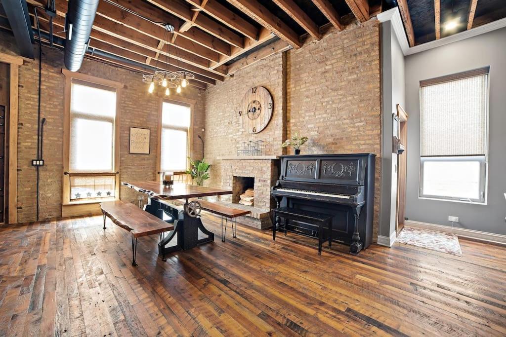Chicago Mid-Century Gem Steps From United Center Villa Екстериор снимка
