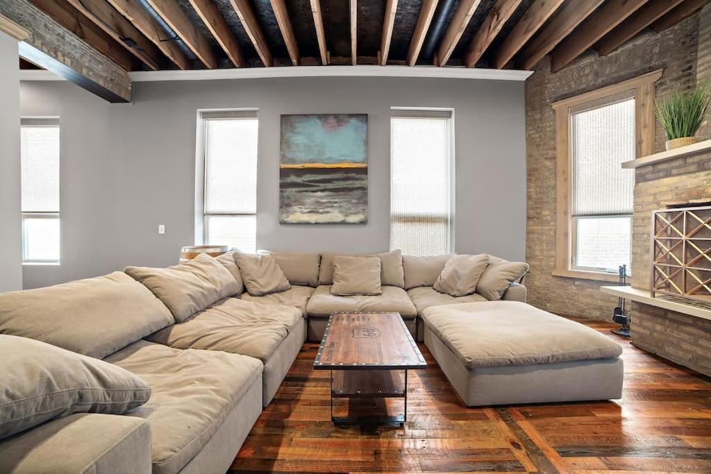 Chicago Mid-Century Gem Steps From United Center Villa Екстериор снимка