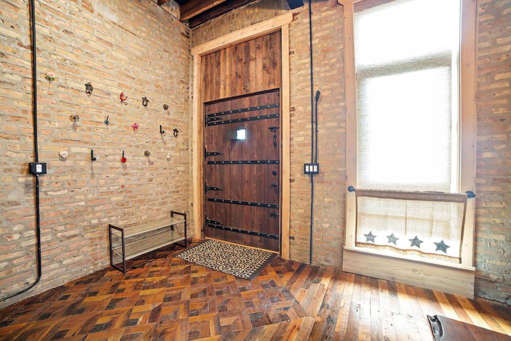 Chicago Mid-Century Gem Steps From United Center Villa Екстериор снимка